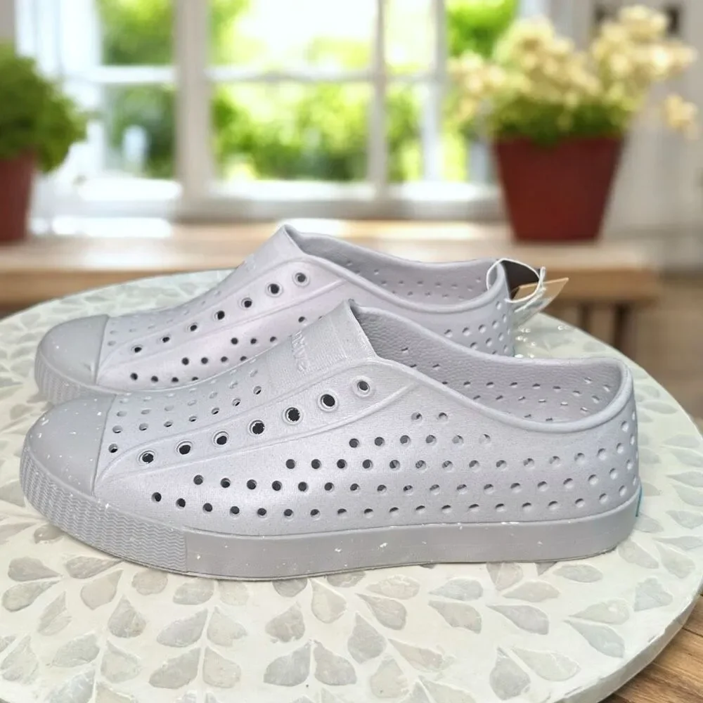 Native Jefferson Shell Speckles EVA Slip On Water Shoes Sneaker Women / Youth 4